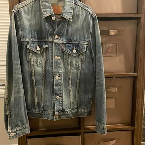 Perfect condition Mens medium Levi’s denim jacket